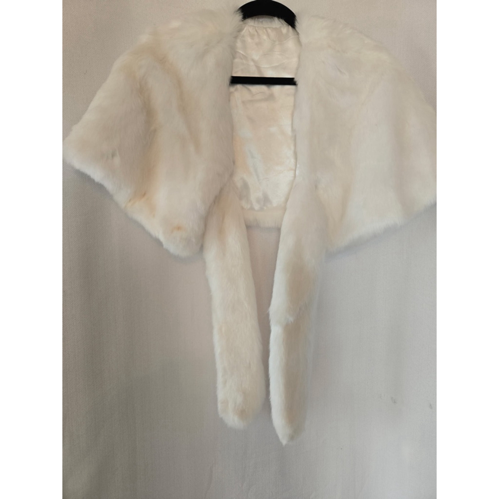 Women's Unbranded White Faux Fur Shrug & Poncho, Size S